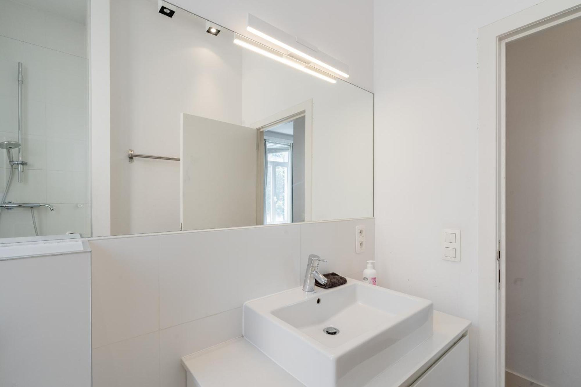 Light Modern Apartment In The Heart Of Antwerp Exterior photo